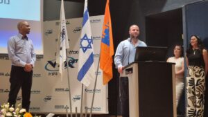 טקס הענקת דיפלומות - מה"ט תשפ"ה מקבל מלגת GLP במילות תודה
