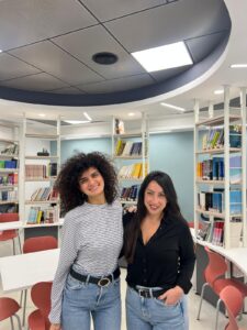 מנהלת השיווק של חברת Log On, בהרצאה בנושא הכנת הסטודנטים לקראת היציאה לעבודה בחברות ההייטק